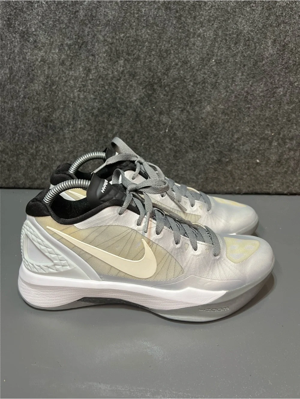 Nike Volley Zoom Hyperspike Women’s Size 8